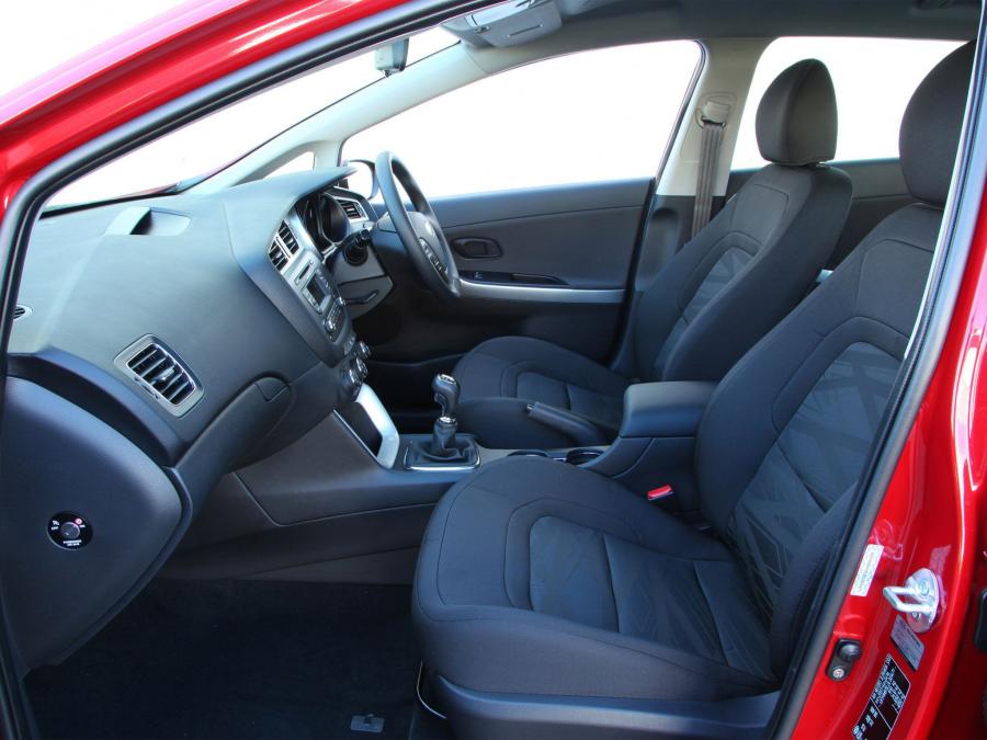  Kia cee&rsquo;d Station Wagon 2012 года  (UK) (фото 13 из 31)